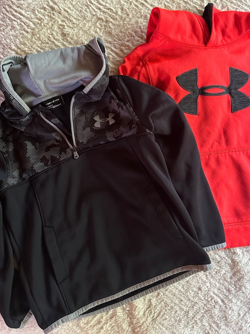 Under Armour Kids Hoodies size small